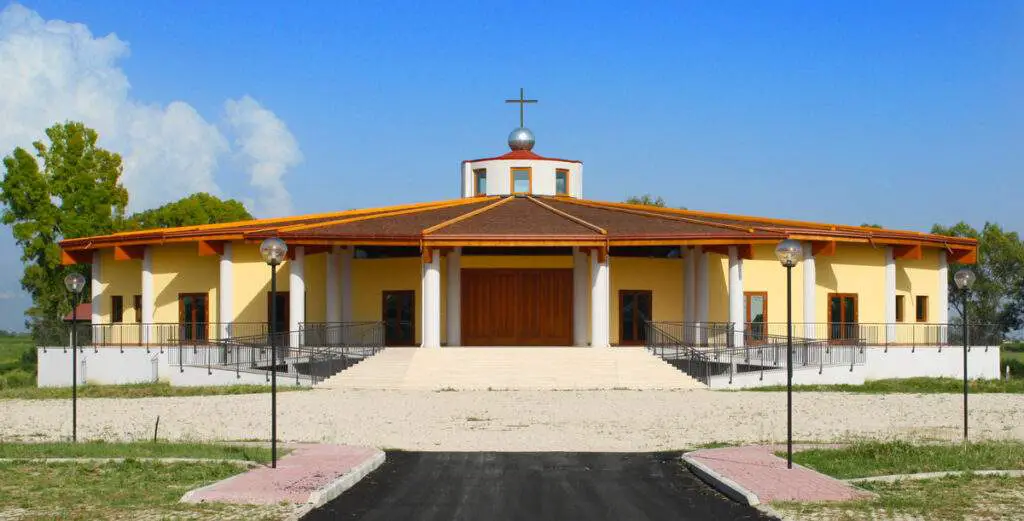 chiesa madonna dellolmo cisterna di latina 04012