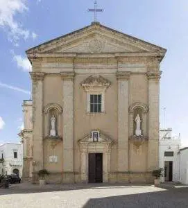 chiesa san martino di tours taviano 73057